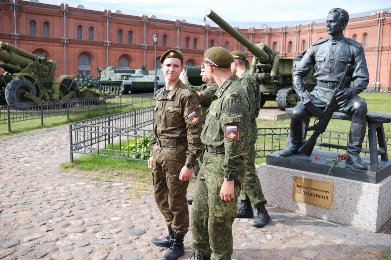 Марсово поле Военная школа